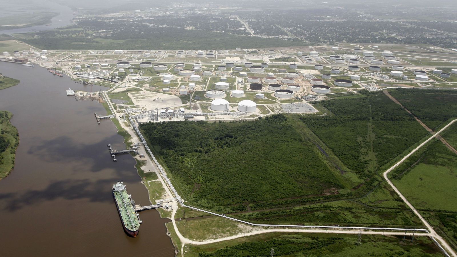 World Fuel Services to be Exclusive Marine Fuel Provider